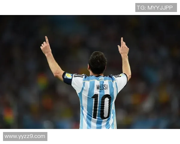 追随绿茵巨星背影感受足球激情燃烧与梦想力量